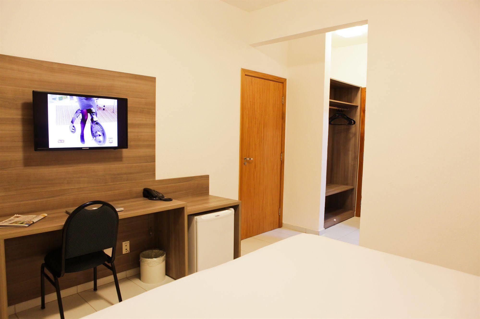 Getúllio Hotel Cuiabá Buitenkant foto